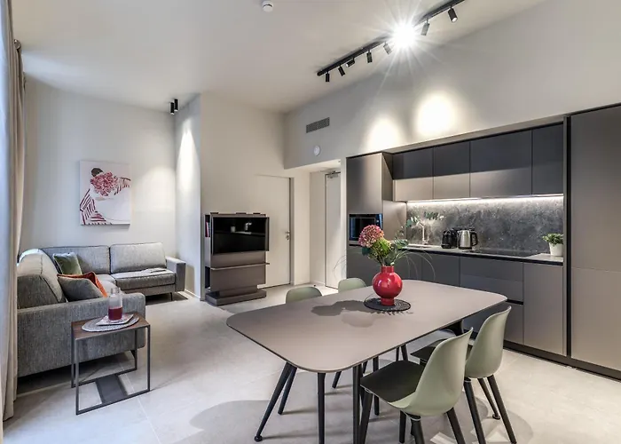 Seety Spartaco * Милан